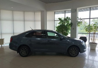 Подержанный автомобиль Skoda Rapid Liftback 2016 года (4 фото)