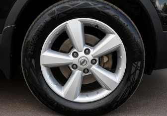 Подержанный автомобиль Nissan Qashqai 2008 года (22 фото)