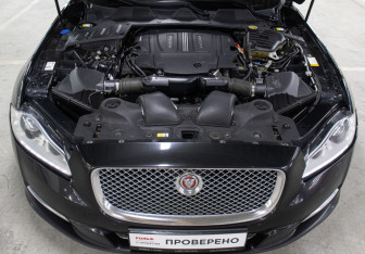 Подержанный автомобиль Jaguar XJ 2013 года (9 фото)