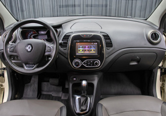 Подержанный автомобиль Renault Kaptur 2018 года (14 фото)