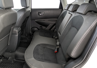 Подержанный автомобиль Nissan Qashqai 2013 года (18 фото)