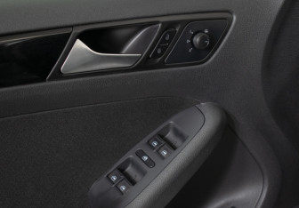 Подержанный автомобиль Volkswagen Jetta Sedan 2018 года (14 фото)