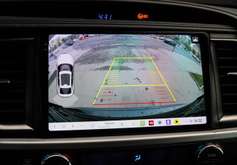 Подержанный автомобиль Toyota Highlander 2014 года (21 фото)