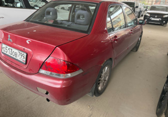 Подержанный автомобиль Mitsubishi Lancer Sedan 2007 года (3 фото)