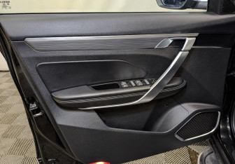 Подержанный автомобиль Geely Atlas Pro 2023 года (18 фото)
