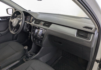 Подержанный автомобиль Skoda Rapid Liftback 2019 года (18 фото)