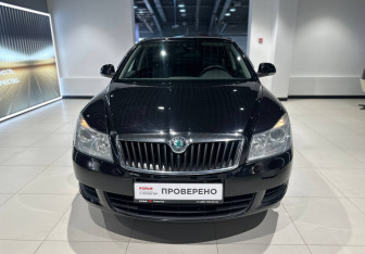 Подержанный автомобиль Skoda Octavia Liftback 2012 года (2 фото)