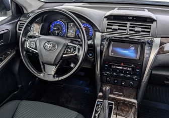 Подержанный автомобиль Toyota Camry Sedan 2017 года (30 фото)