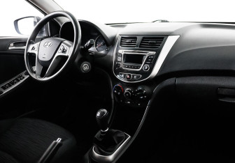 Подержанный автомобиль Hyundai Solaris Sedan 2014 года (5 фото)