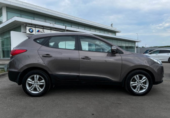 Подержанный автомобиль Hyundai ix35 2011 года (4 фото)