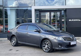 Подержанный автомобиль Toyota Corolla Sedan 2010 года (3 фото)