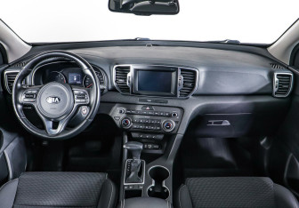 Подержанный автомобиль Kia Sportage 2016 года (11 фото)