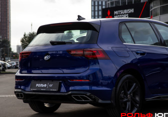 Подержанный автомобиль Volkswagen Golf Hatchback 2021 года (21 фото)