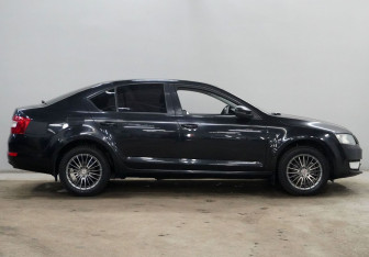Подержанный автомобиль Skoda Octavia Liftback 2013 года (4 фото)