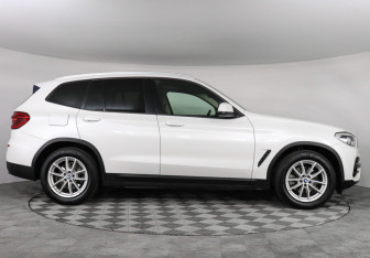Подержанный автомобиль BMW X3 2020 года (6 фото)
