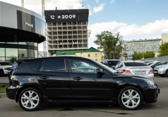 Подержанный автомобиль Mazda 3 Hatchback 2007 года (3 фото)