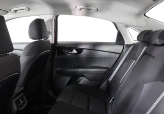 Подержанный автомобиль Kia Cerato Sedan 2020 года (12 фото)