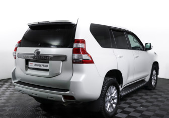 Подержанный автомобиль Toyota Land Cruiser Prado 2015 года (5 фото)