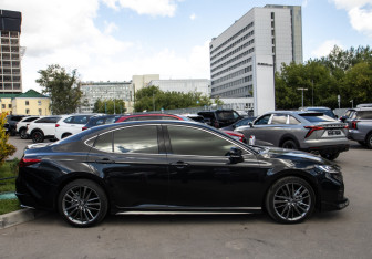 Подержанный автомобиль Toyota Camry Sedan 2025 года (3 фото)