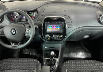 Подержанный автомобиль Renault Kaptur 2017 года (10 фото)