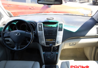 Подержанный автомобиль Lexus RX 2007 года (11 фото)