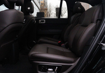 Подержанный автомобиль LiXiang L9 2024 года (12 фото)