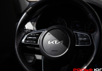 Подержанный автомобиль Kia Seltos 2022 года (13 фото)