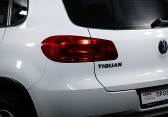 Подержанный автомобиль Volkswagen Tiguan 2012 года (15 фото)