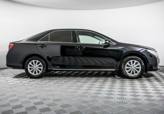 Подержанный автомобиль Toyota Camry Sedan 2012 года (4 фото)