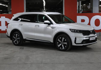 Подержанный автомобиль Kia Sorento 2021 года (3 фото)