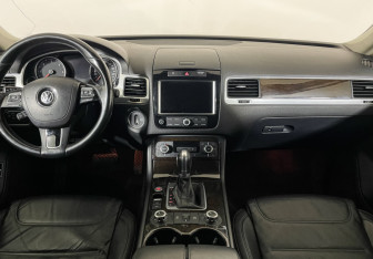 Подержанный автомобиль Volkswagen Touareg 2014 года (12 фото)