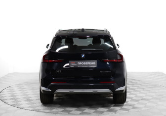 Подержанный автомобиль BMW X1 2023 года (6 фото)