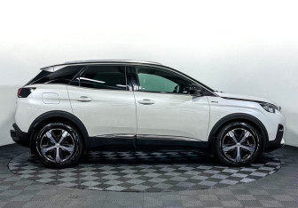 Подержанный автомобиль Peugeot 3008 2018 года (4 фото)
