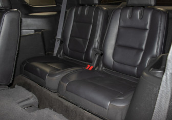 Подержанный автомобиль Ford Explorer 2012 года (12 фото)