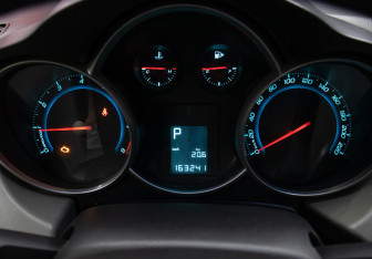 Подержанный автомобиль Chevrolet Cruze Sedan 2011 года (14 фото)