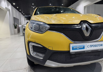 Подержанный автомобиль Renault Kaptur 2018 года (9 фото)