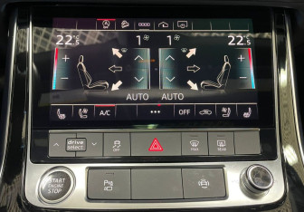 Подержанный автомобиль Audi Q8 2022 года (14 фото)