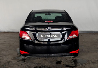 Подержанный автомобиль Hyundai Solaris Sedan 2015 года (6 фото)