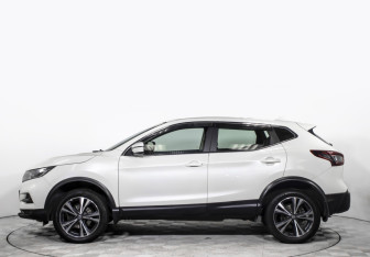 Подержанный автомобиль Nissan Qashqai 2021 года (8 фото)