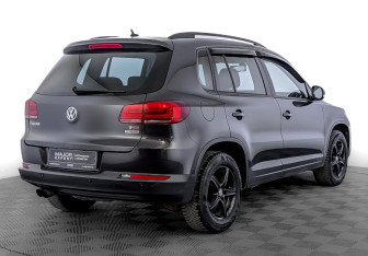 Подержанный автомобиль Volkswagen Tiguan 2015 года (5 фото)