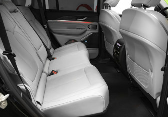 Подержанный автомобиль Jeep Grand Cherokee 2022 года (35 фото)