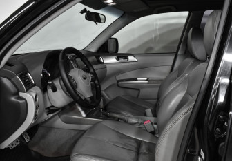 Подержанный автомобиль Subaru Forester Suv 2008 года (15 фото)