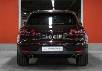 Подержанный автомобиль Porsche Macan 2015 года (6 фото)