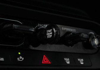 Подержанный автомобиль MINI Hatch 2024 года (17 фото)