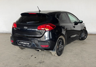 Подержанный автомобиль Kia Ceed Hatchback 2016 года (6 фото)