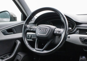 Подержанный автомобиль Audi A4 Sedan 2019 года (15 фото)