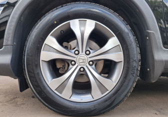 Подержанный автомобиль Honda CR-V 2014 года (9 фото)