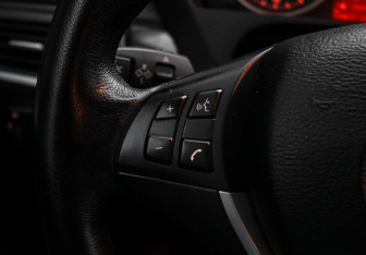 Подержанный автомобиль BMW X5 2010 года (20 фото)