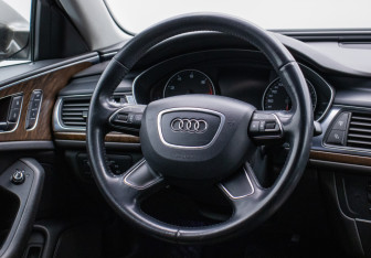 Подержанный автомобиль Audi A6 Sedan 2013 года (15 фото)