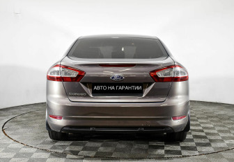 Подержанный автомобиль Ford Mondeo Sedan 2012 года (4 фото)